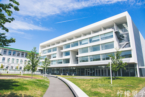 横滨市立大学