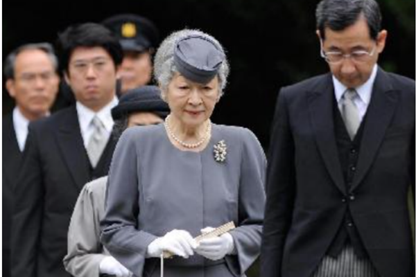 日本首相岸田被群嘲,英国女王葬礼,